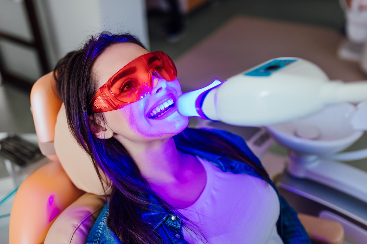Zoom vs KöR: Which Whitening Is Right for You?